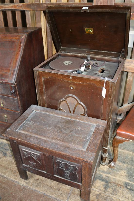 1930s HMV cabinet gramophone & reproduction oak coffer(-)